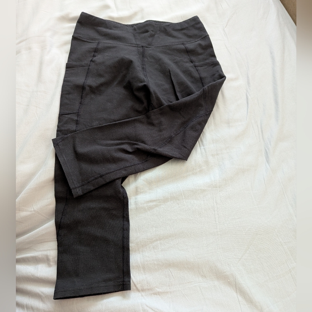 Pact Women's Black PureActive Pocket Cropped Legging, Medium, Like New